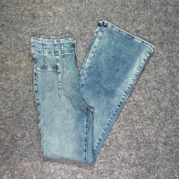 We The Free Women's Flare Jeans Size 30 Light Wash High Waist Denim - Picture 1 of 8